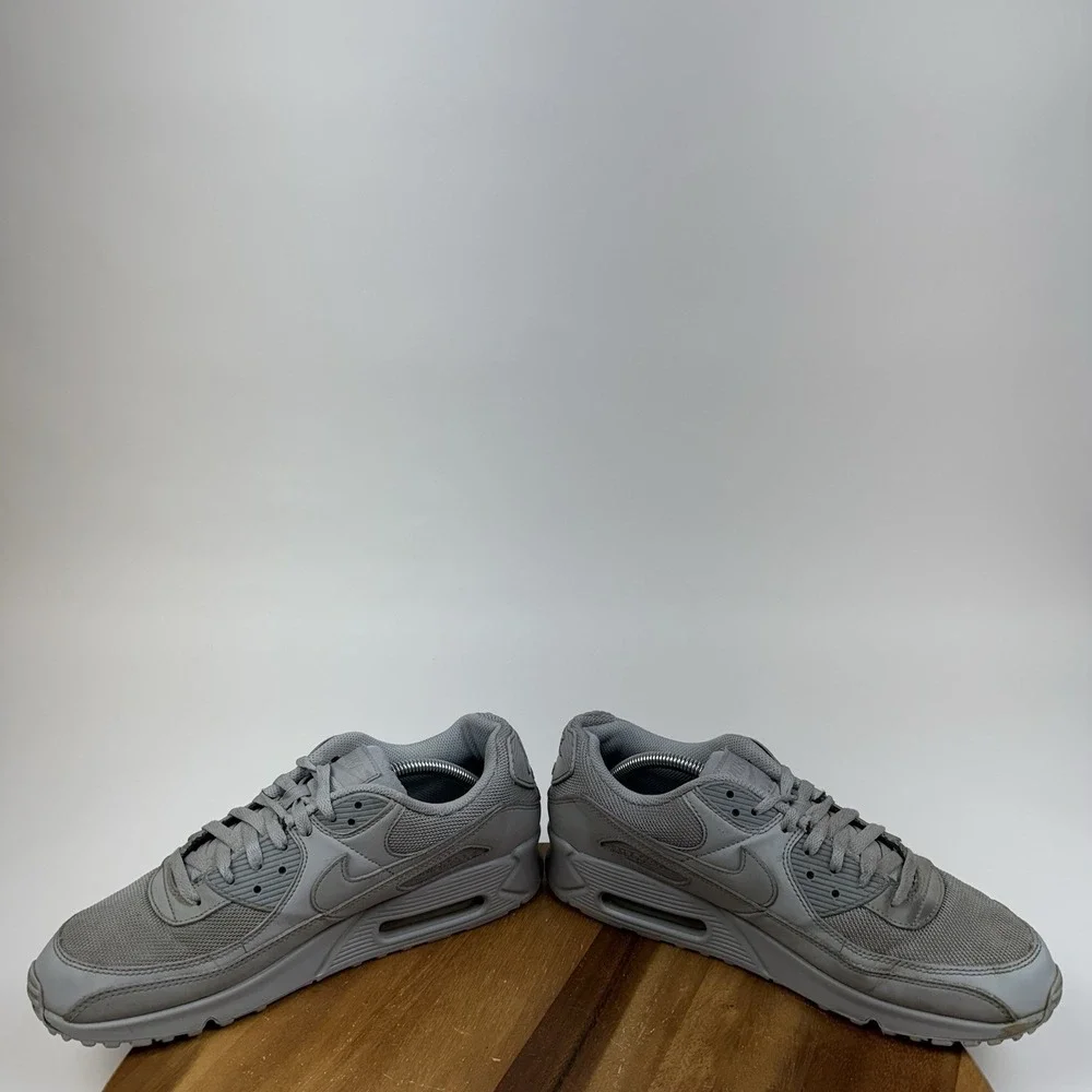 Mens Nike Air Max 90 Gray Low 4Athletic Training Sneakers Shoes Size 11 D GUC